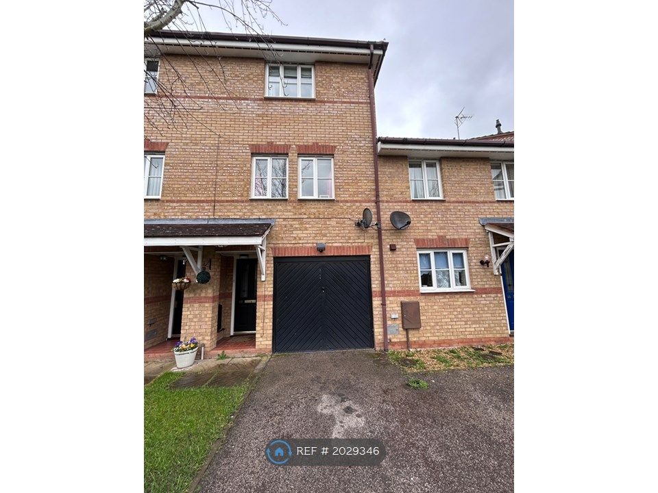 3 bed terraced house to rent in Lindisfarne Drive, Milton Keynes MK10