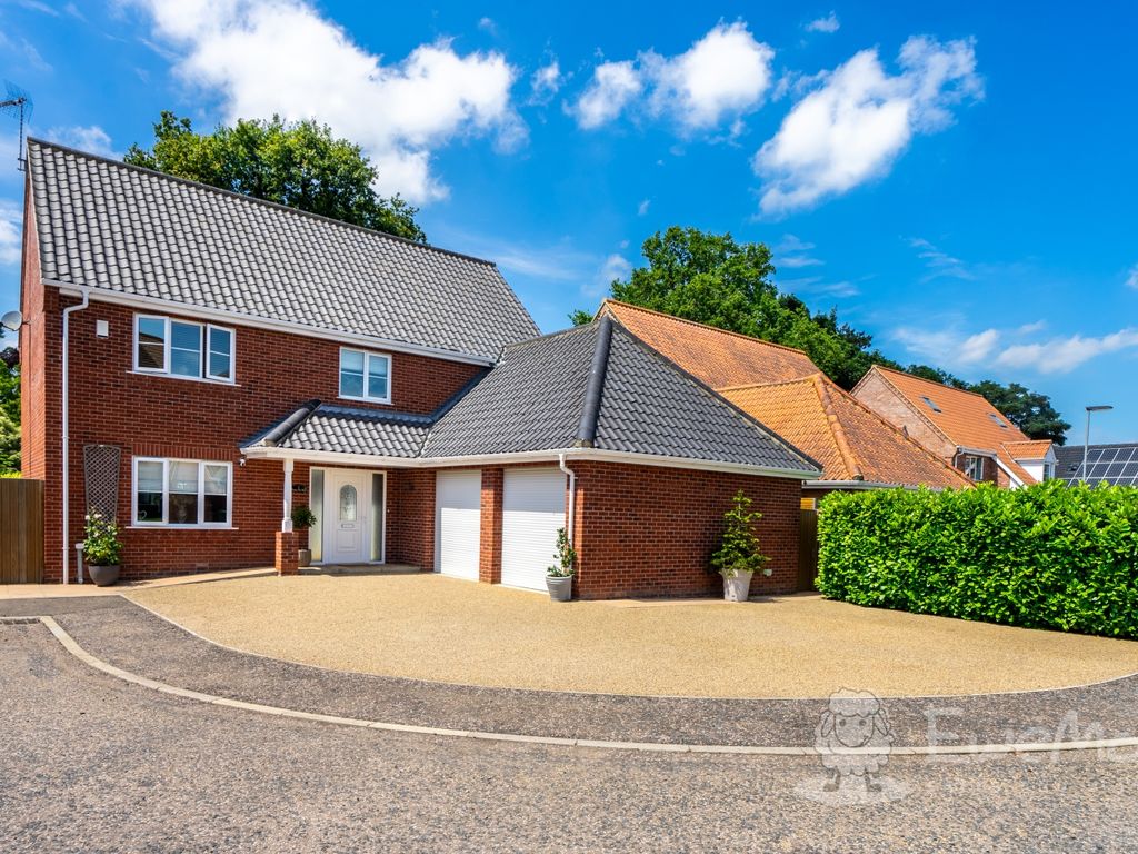 4 bed detached house for sale in Mulberry Tree Close, Filby, Great