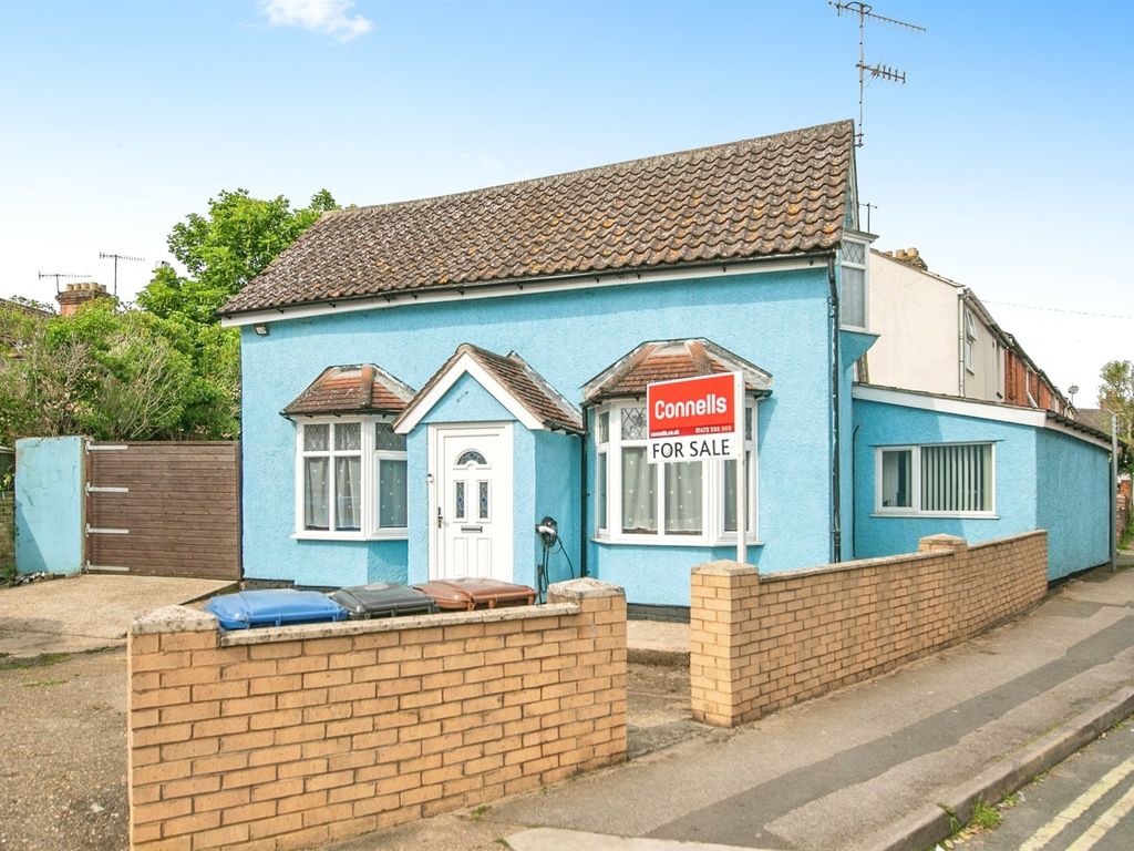 3 bed detached house for sale in Austin Street, Ipswich IP2, £250,000