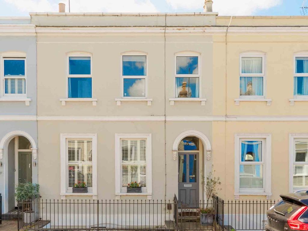 Victoria Terrace, Cheltenham GL52  