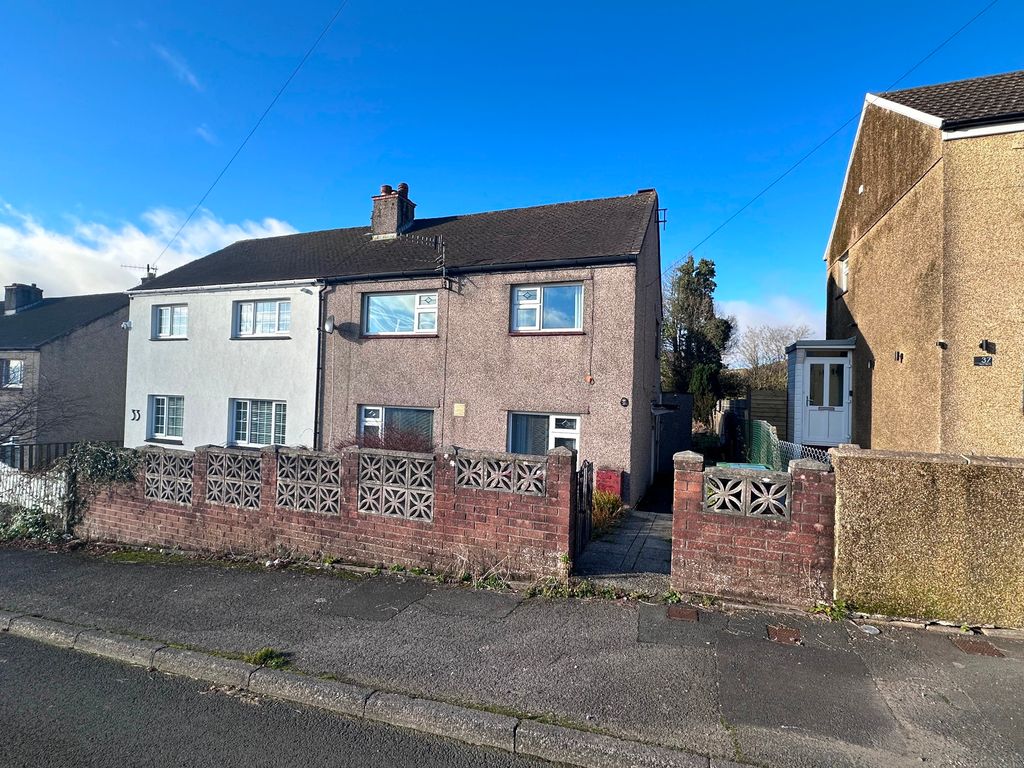 3 bed semidetached house to rent in Rockvilla Close, Varteg, Pontypool