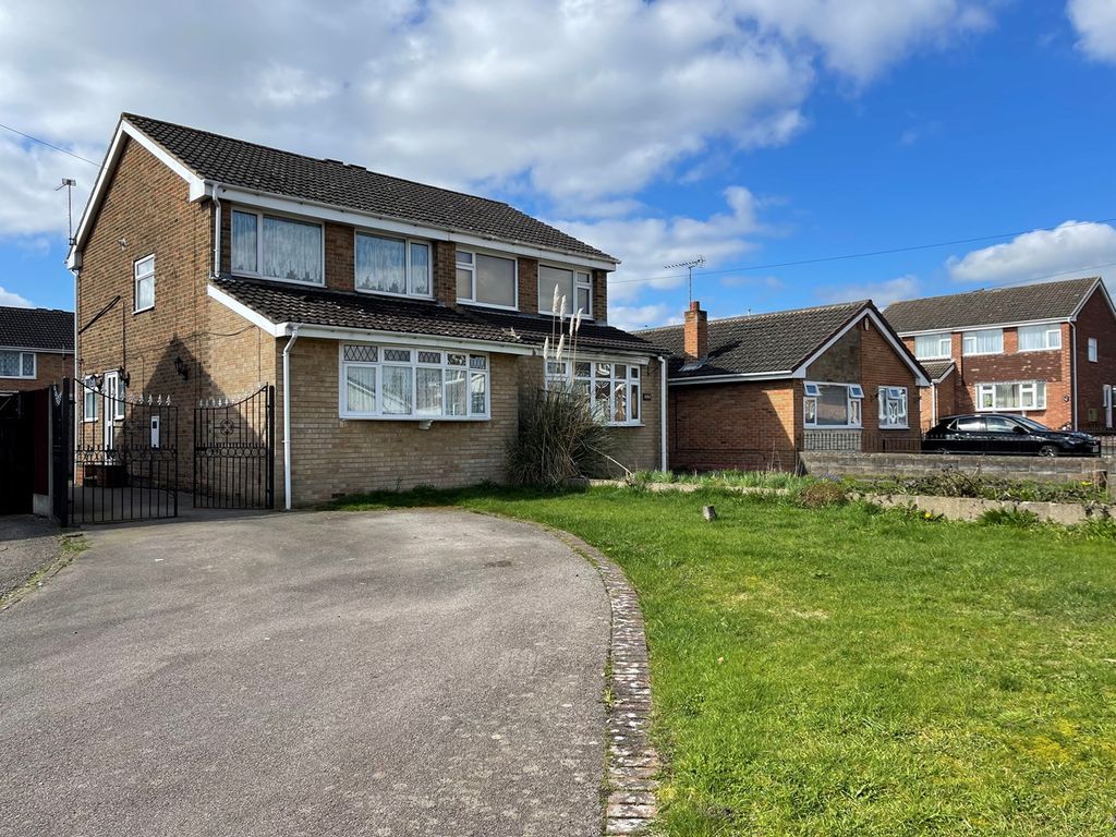 3 bed semidetached house for sale in Fairham Road, Stretton, BurtonOn