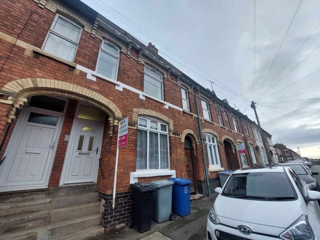 3 bed property to rent in Carlton Street, Kettering NN16, £975 pcm Zoopla