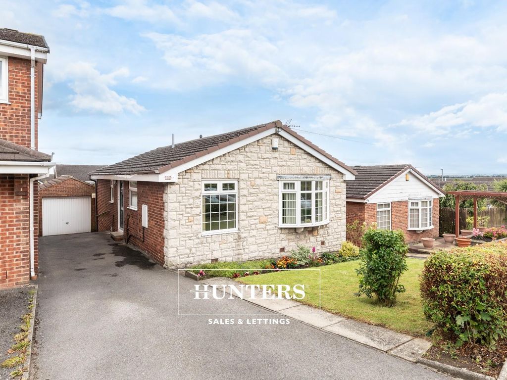 2 bed detached bungalow for sale in Larks Hill, Pontefract WF8, £
