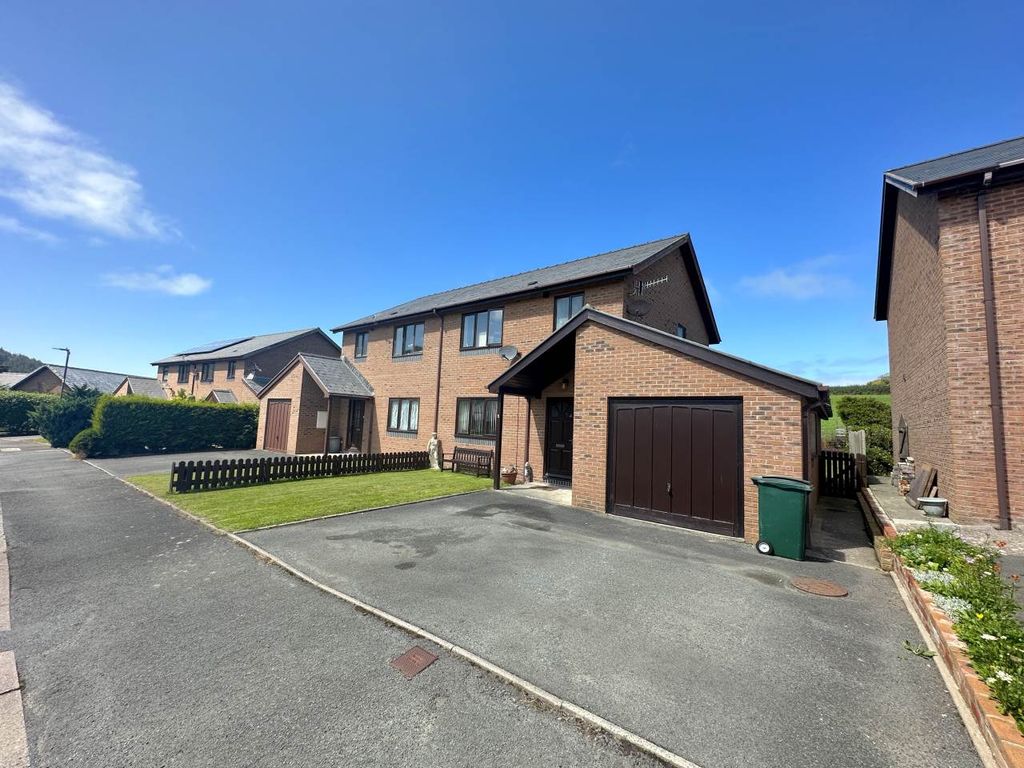 3 bed semidetached house for sale in Bro Nantcellan, Clarach
