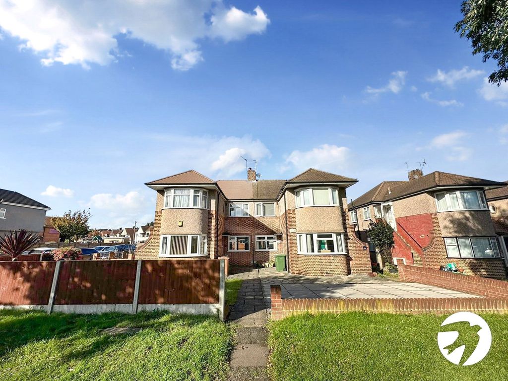 2 bed to rent in Welling Way, Welling DA16, £1,500 pcm Zoopla