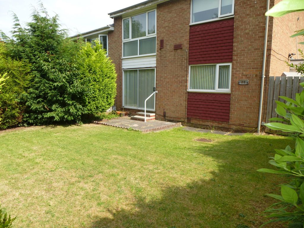 2 bed flat to rent in Saltcote, MartonInCleveland, Middlesbrough TS7, £575 pcm Zoopla