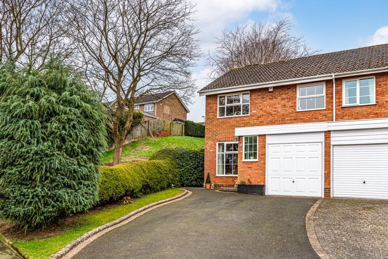 3 bed end terrace house for sale in Blackford Close, Hayley Green