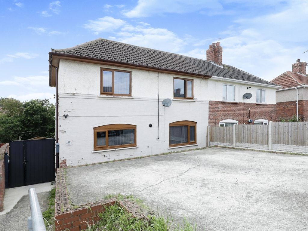 4 bed semidetached house for sale in Devonshire Road, Maltby