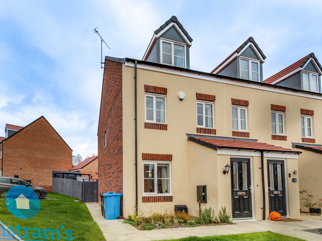 3 bed town house for sale in Slater Way, Ilkeston DE7, £225,000 Zoopla