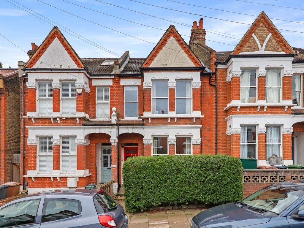 2 bed flat for sale in Homecroft Road, Sydenham, London SE26, £395,000