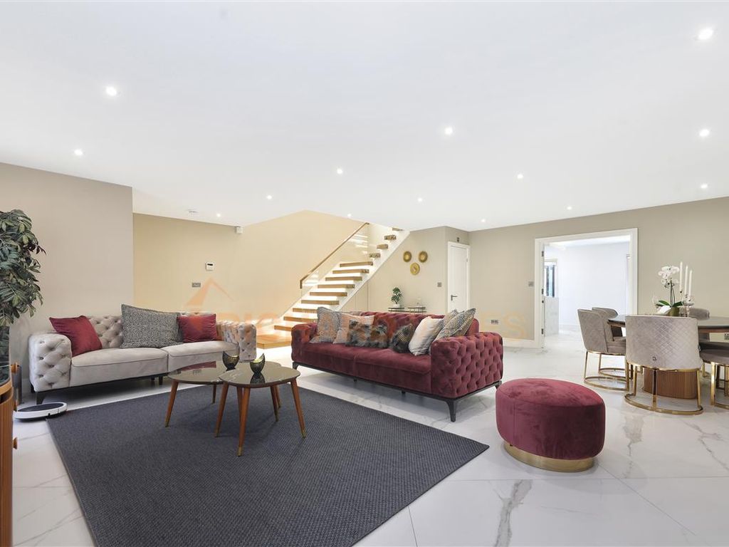 Highwood Hill, London NW7  