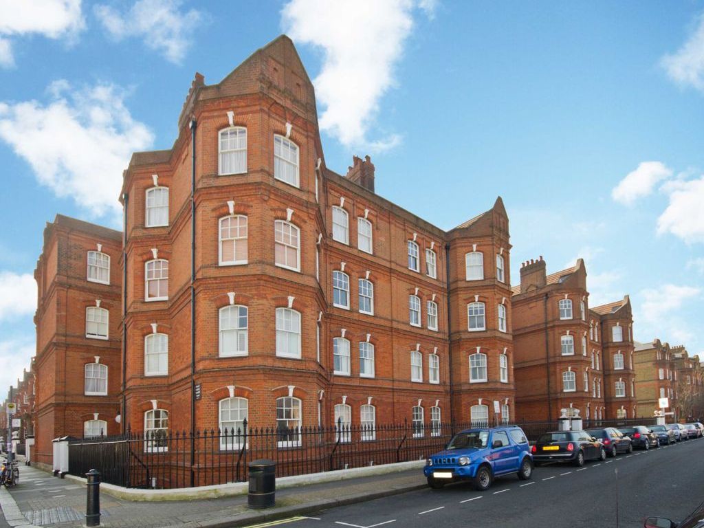 3 bed flat for sale in Greyhound Road, London W14, £675,000 Zoopla