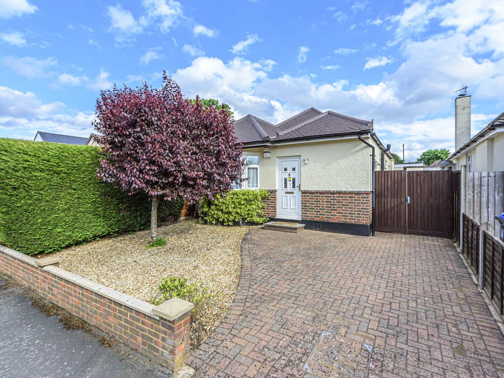 2 bed bungalow for sale in Woodlands Avenue, West Byfleet KT14 Zoopla
