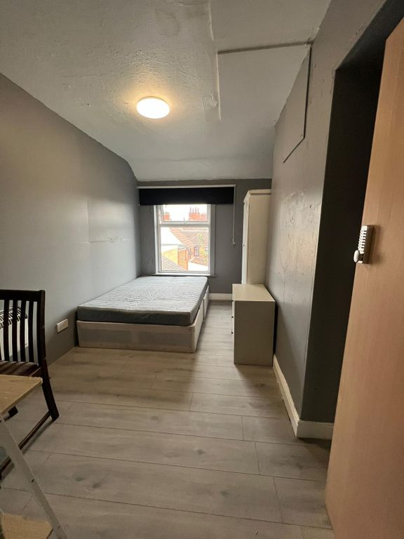 1 bed flat to rent in Melton Road, Leicester LE4, £595 pcm Zoopla