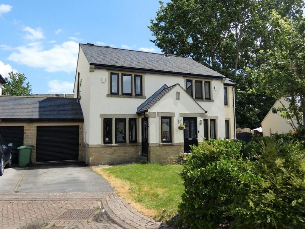 2 bed semidetached house to rent in Holme Farm Court, New Farnley