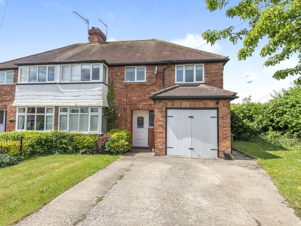 4 bed semidetached house for sale in Chiltern Road, Burnham, Bucks SL1
