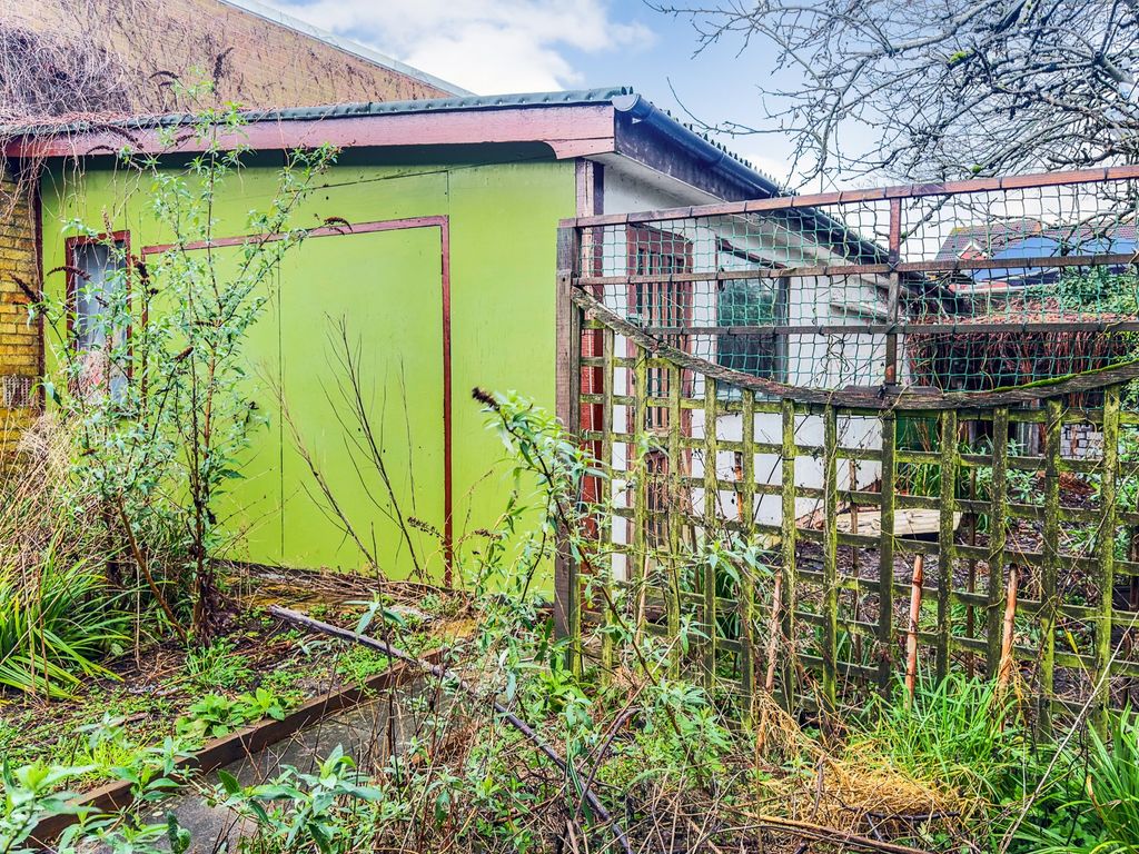 Land for sale in High Street, Aldershot GU12, £5,000 Zoopla