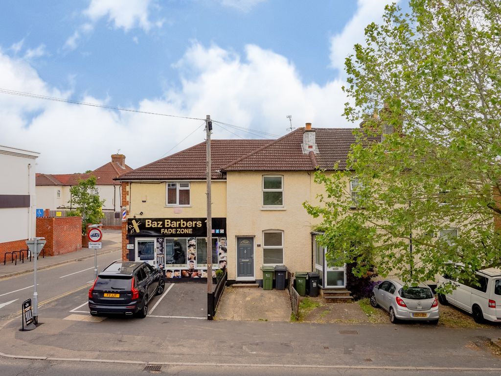 2 bed terraced house to rent in Worplesdon Road, Guildford GU2 Zoopla