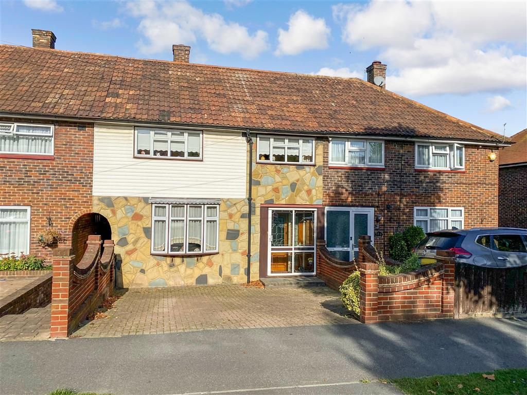 3 bed terraced house for sale in Faringdon Avenue, Romford, Essex RM3, £400,000 Zoopla