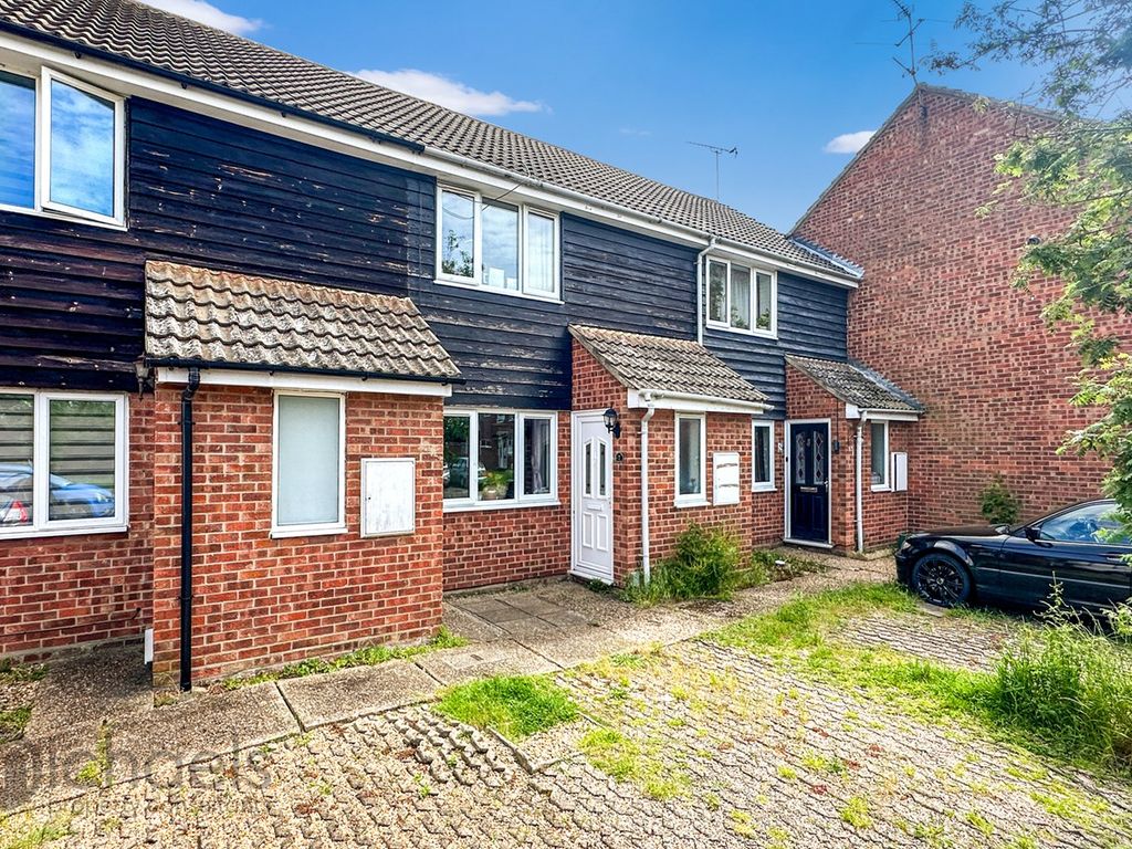 2 bed terraced house for sale in Orwell Close, Colchester, Colchester