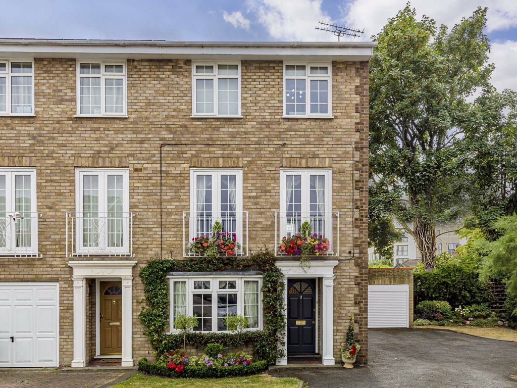 4 bed property for sale in Selsdon Close, Surbiton KT6 Zoopla