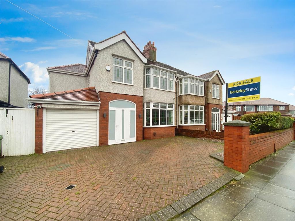 5 bed semidetached house for sale in Brentwood Avenue, Crosby