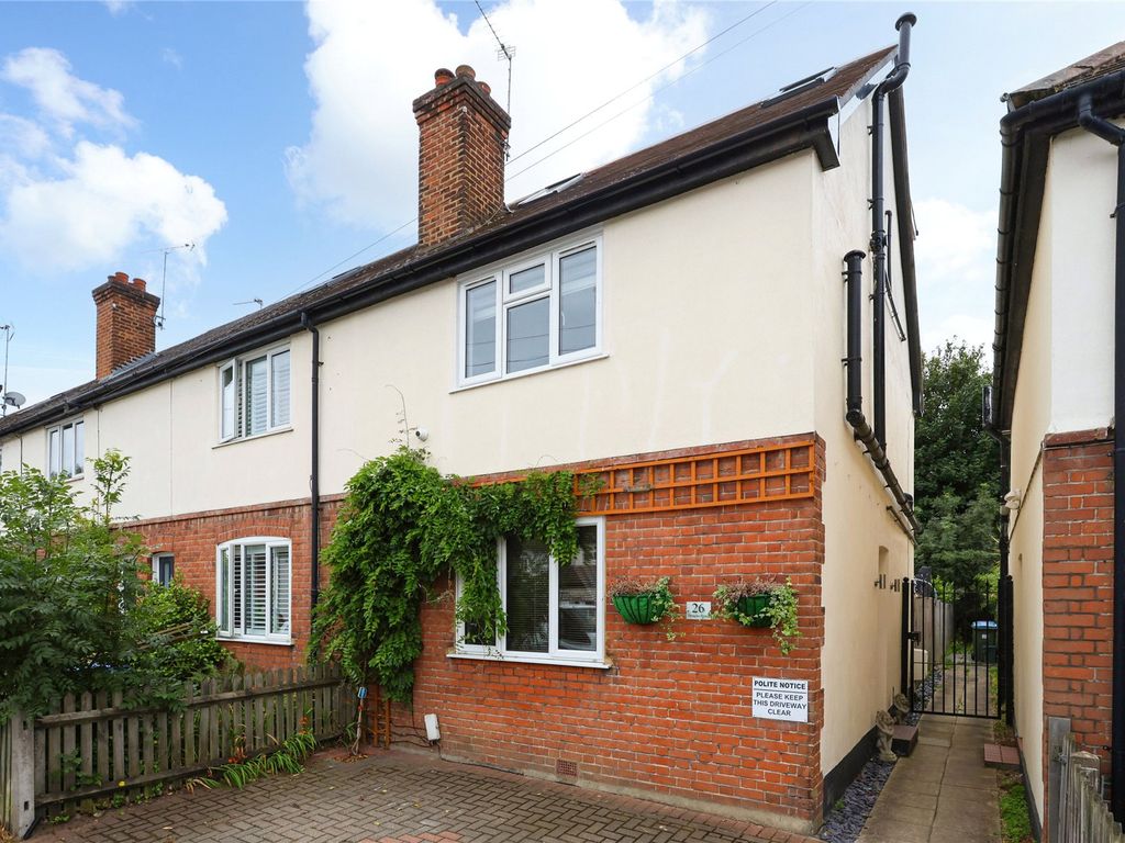 3 bed end terrace house for sale in Douglas Road, Esher KT10 Zoopla