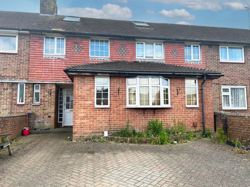 4 bed terraced house for sale in Bramdean Drive, Havant PO9, £270,000