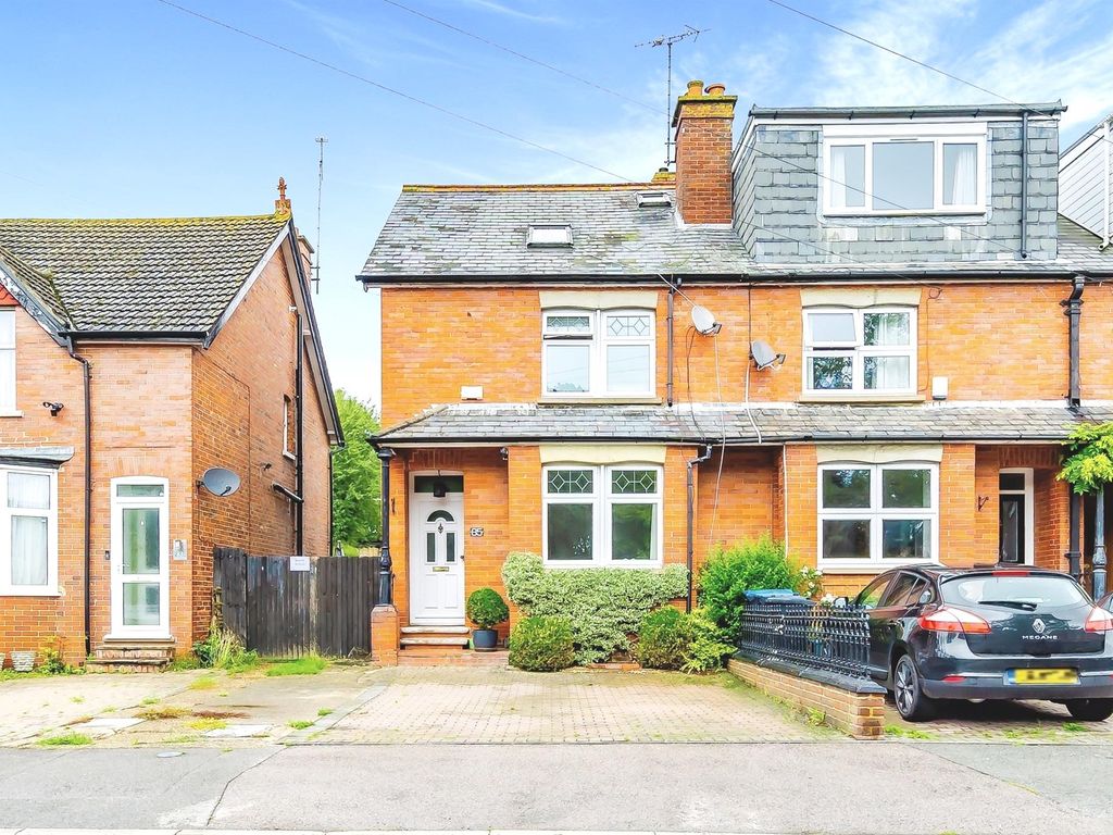 3 bed semidetached house for sale in Lagham Road, South Godstone