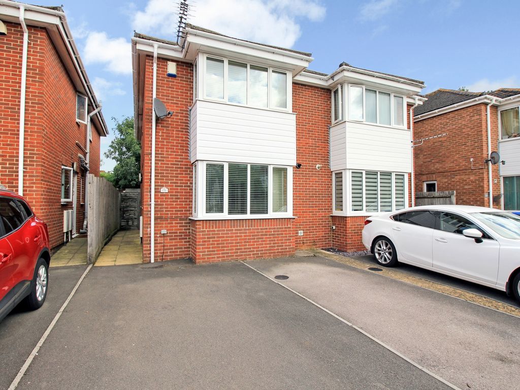 3 bed semidetached house for sale in Hepworth Close, Southampton SO19