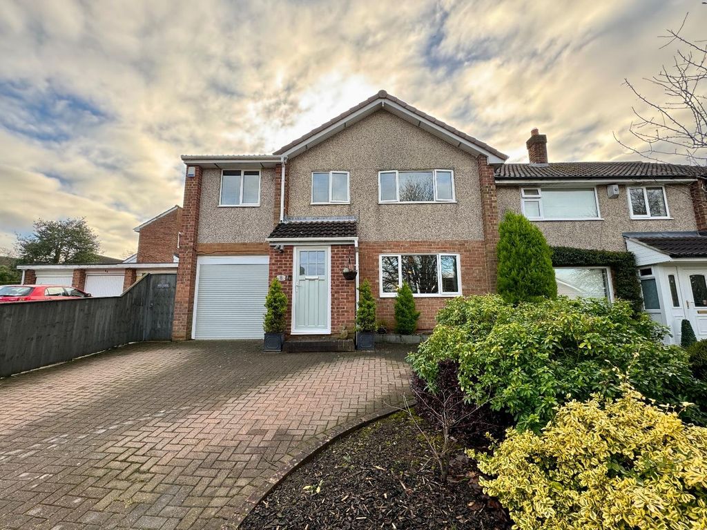 5 bed semidetached house for sale in Mowden Walk, Darlington DL3, £