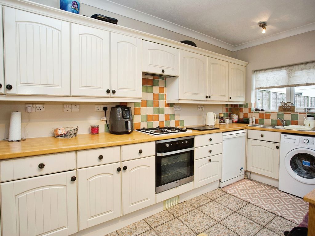 4 bed terraced house for sale in Bramber Road, Elson, Gosport