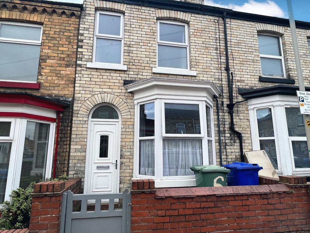 2 bed terraced house for sale in Candler Street, Scarborough YO12 Zoopla