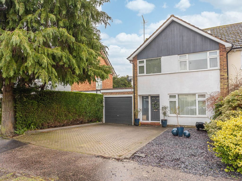 4 bed semidetached house for sale in Squires Close, Crawley Down RH10, £550,000 Zoopla