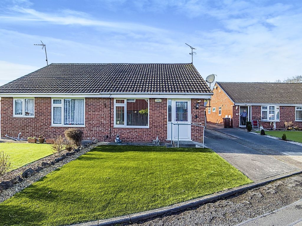 2 bed semidetached bungalow for sale in Belford Close, Nottingham NG6