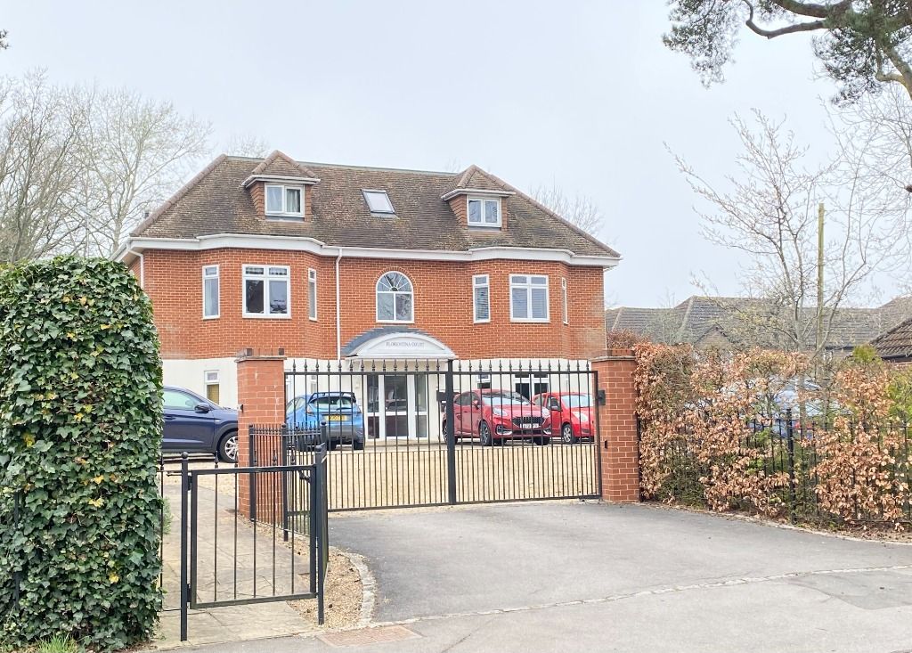 2 bed flat to rent in Terrace Road South, Bracknell RG42 Zoopla