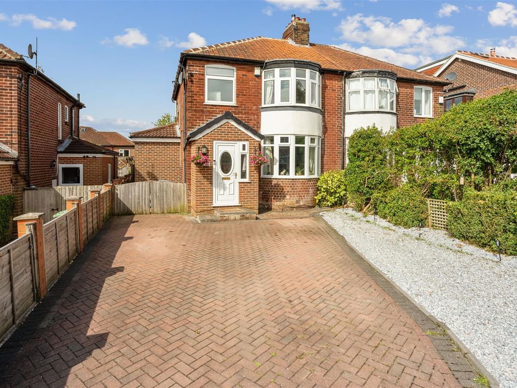 3 bed semidetached house for sale in Moss Gardens, Alwoodley, Leeds