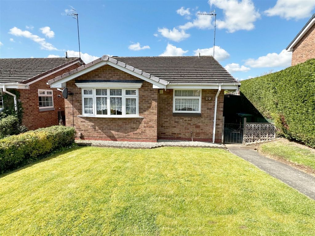 2 bed bungalow for sale in Lydney Close, Redditch B98, £252,500 Zoopla
