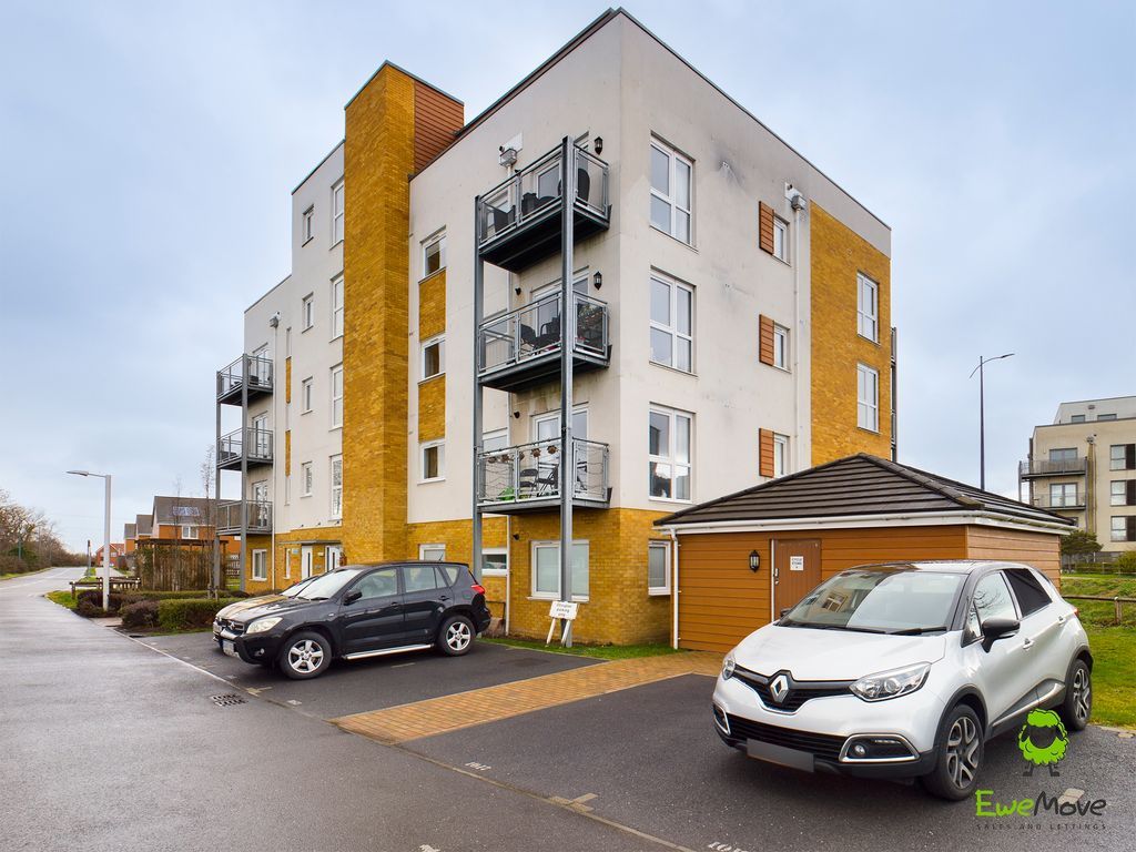 2 bed flat for sale in Binnie Road, Dartford DA1 Zoopla