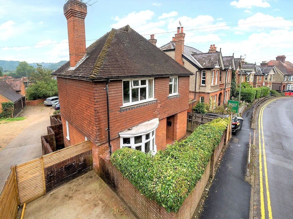 3 bed detached house for sale in Croft Road, Godalming GU7, £715,000
