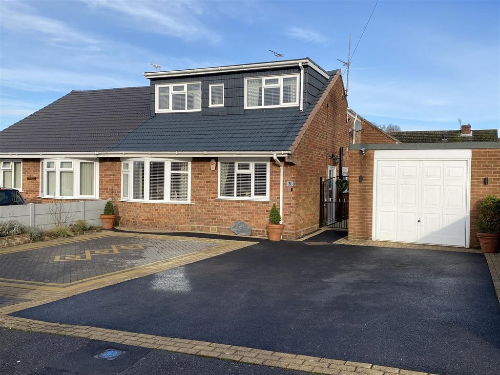 3 bed semidetached bungalow for sale in Beech Grove, Newhall DE11, £