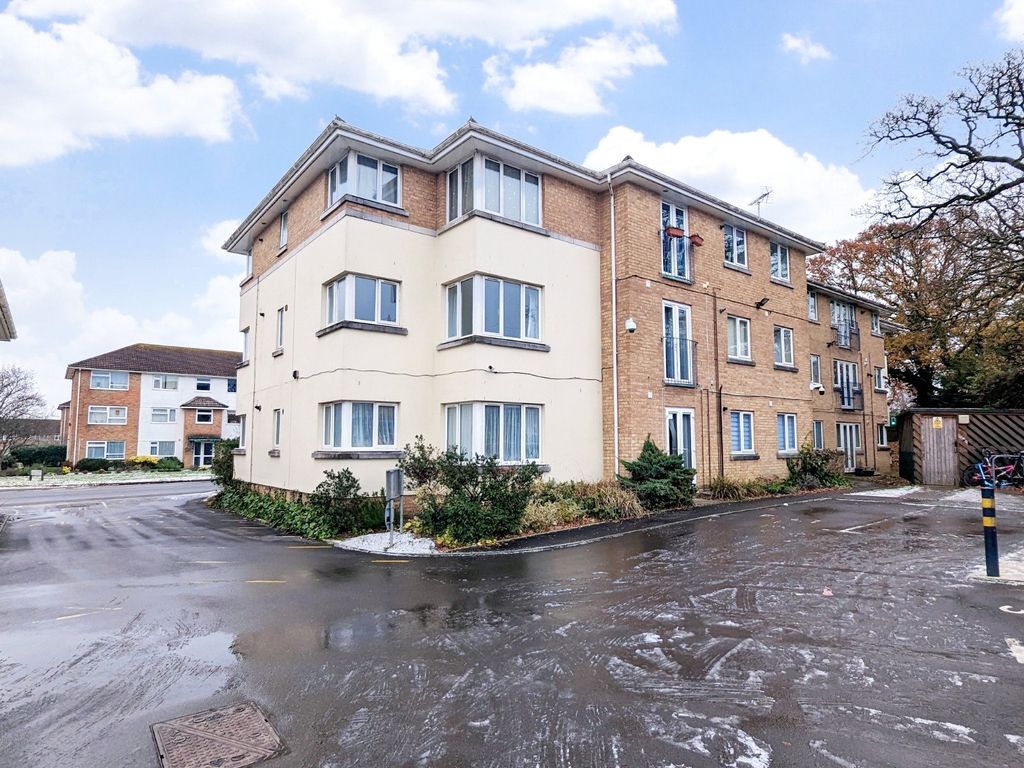 2 bed flat for sale in Blandford Road, Poole BH15 Zoopla