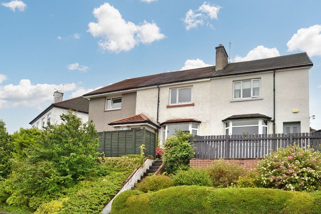 3 bed semidetached house for sale in Crosslees Drive, Thornliebank G46 Zoopla