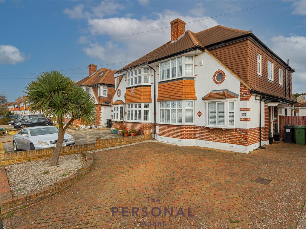 4 bed semidetached house for sale in Seaforth Gardens, Stoneleigh