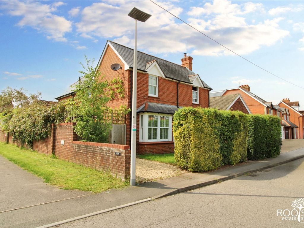 4 bed detached house for sale in Northfield Road, Thatcham, West