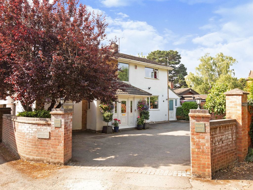 5 bed detached house for sale in The Avenue, Dallington, Northampton