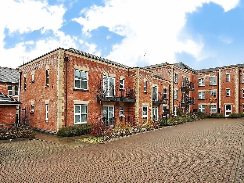 2 bed flat to rent in Compass House, Reading RG1 Zoopla