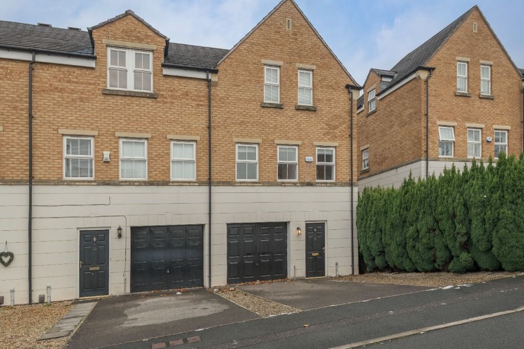 3 bed town house to rent in Charnley Drive, Chapel Allerton, Leeds LS7