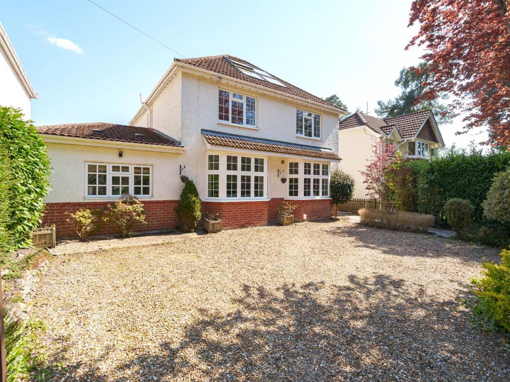 5 bed detached house for sale in Lake Road, Hiltingbury, Chandler's